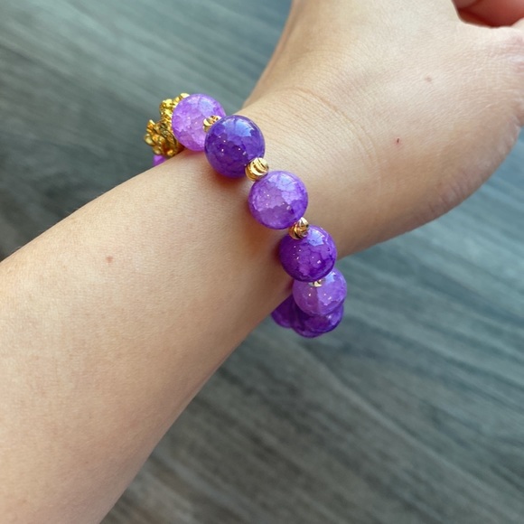 Purple Glass Beads Wealth Bracelet with Pixiu Pendent - Picture 3 of 6